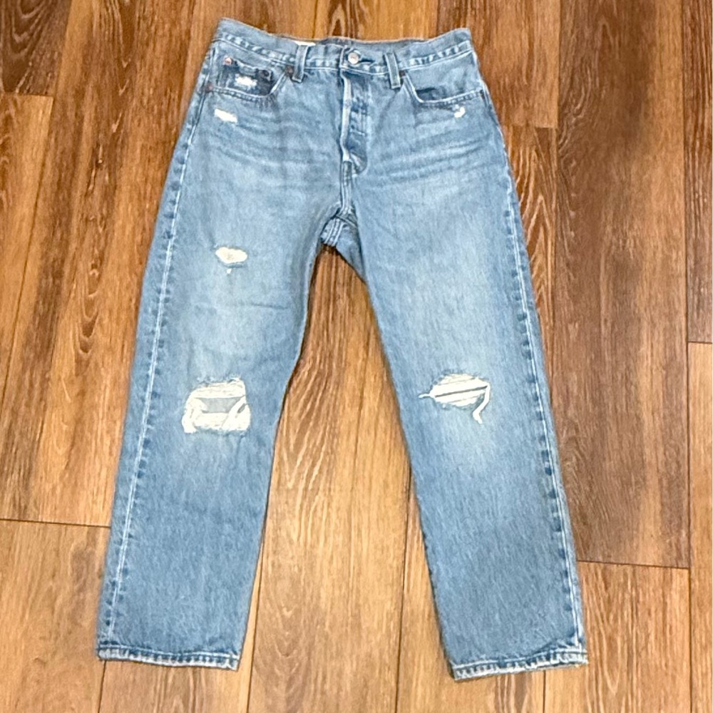 Levis 501 Original Fit Distressed Cropped Leg Jeans Light Wash Blue W29 L26
